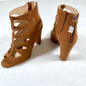 Marc Fisher Womens 7.5 Brown Suede 4" Heeled Sandals Cut Out Booties Vacation